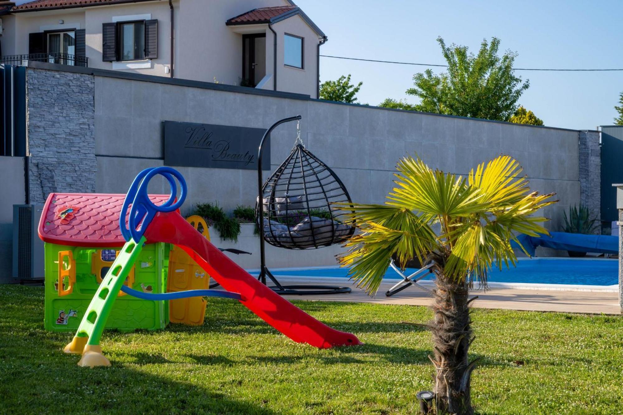 Villa Beauty With Heated Pool And Jacuzzi Kanfanar Exterior foto